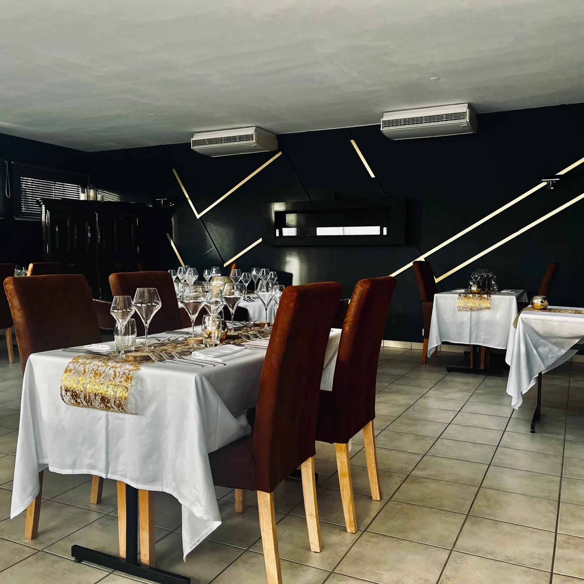 Logis Le Relais De La Voie Sacree Hotel Issoncourt Bagian luar foto