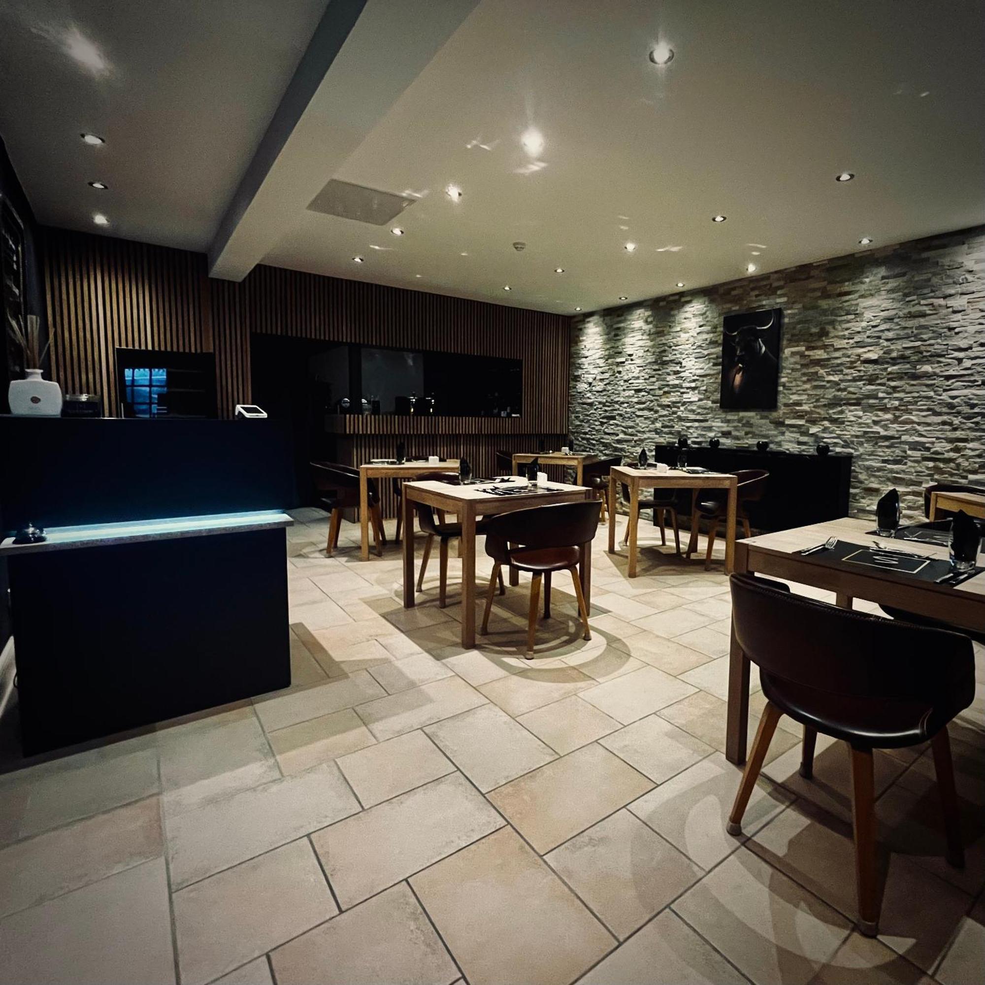 Logis Le Relais De La Voie Sacree Hotel Issoncourt Bagian luar foto