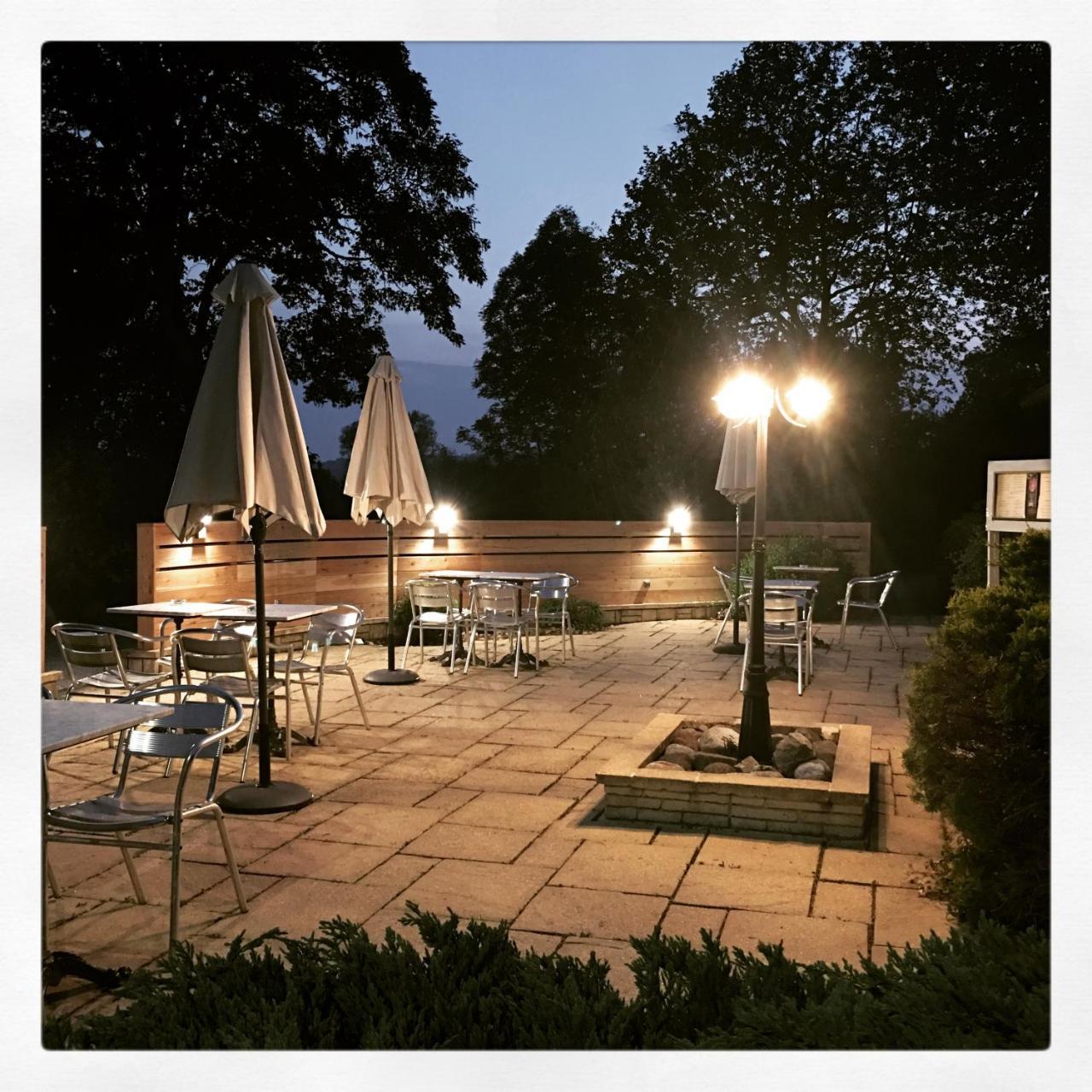Logis Le Relais De La Voie Sacree Hotel Issoncourt Bagian luar foto